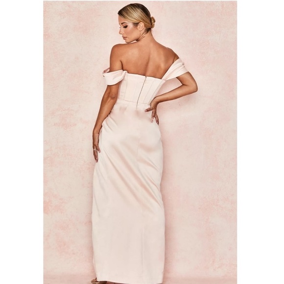 HOUSE OF CB 'Genevieve' Blush Satin Off Shoulder Gown NWOT - Picture 6 of 10